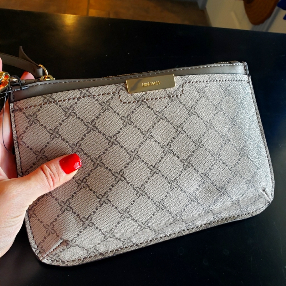 Nine West wristlet